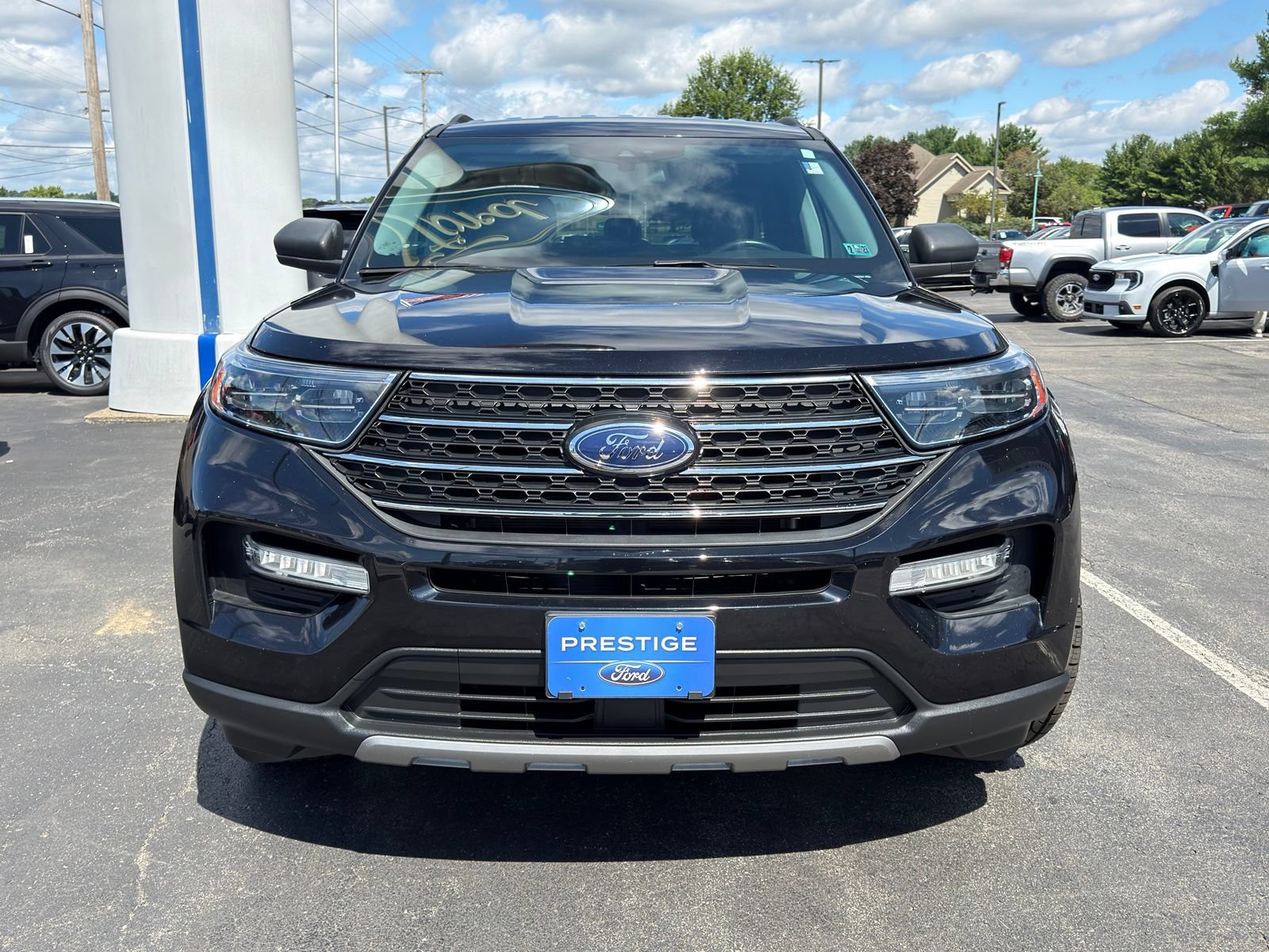 Certified 2022 Ford Explorer XLT w/ Equipment Group 202A AWD/4WD image 12