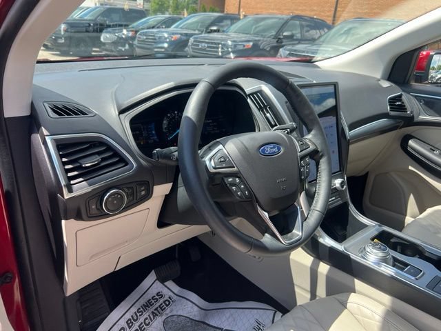 Certified 2023 Ford Edge Titanium AWD/4WD image 7