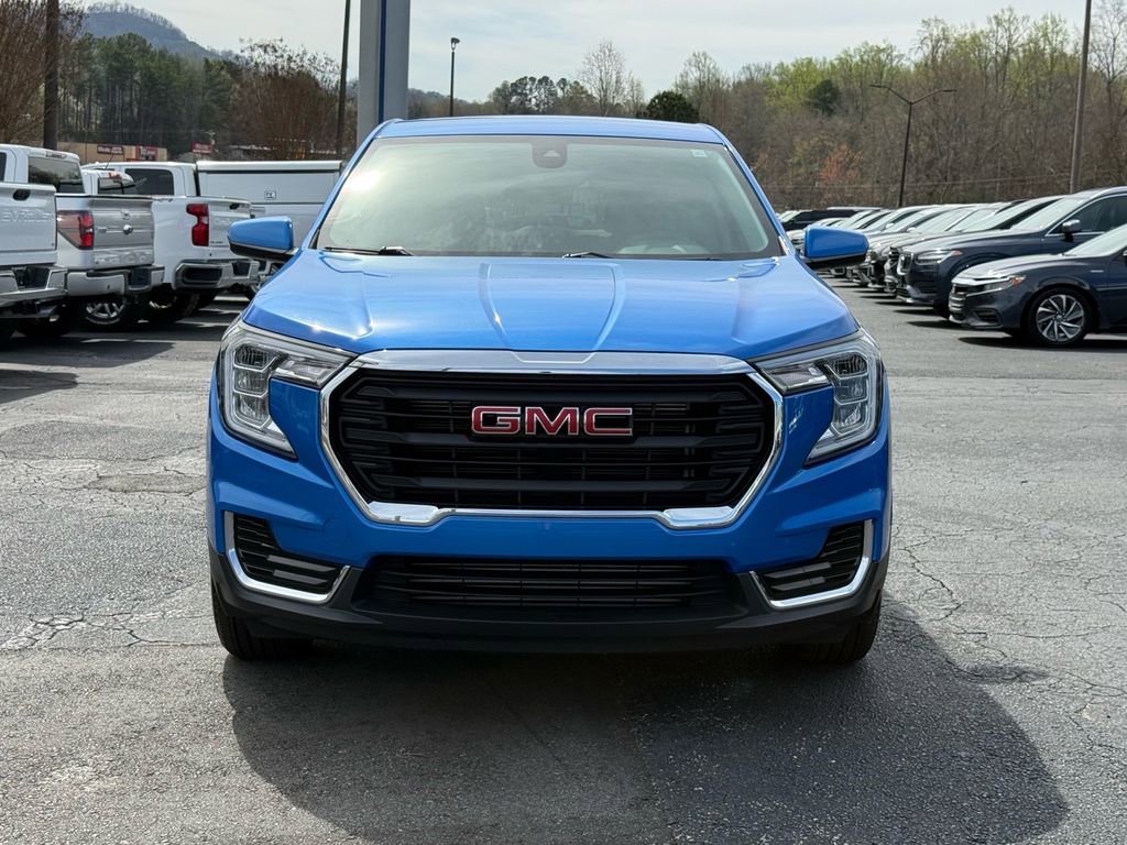 Used 2024 GMC Terrain SLE image 9