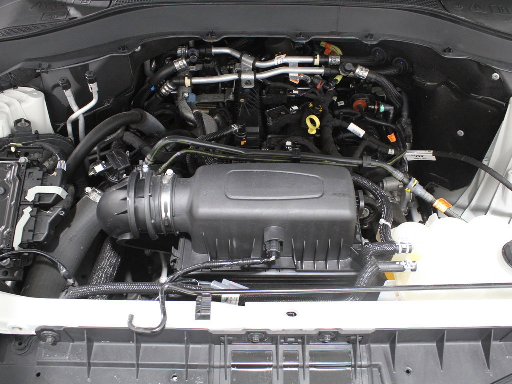 Certified 2022 Ford Explorer XLT w/ Equipment Group 202A image 24