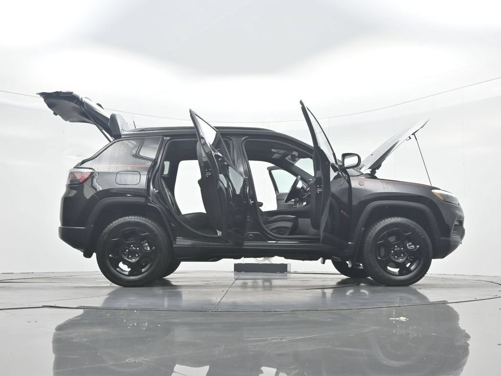Used 2023 Jeep Compass Trailhawk w/ Trailhawk Elite Group AWD/4WD image 45