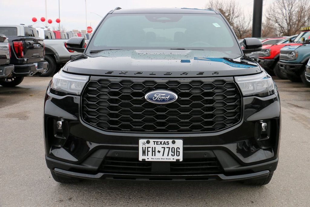 Certified 2025 Ford Explorer ST-Line image 3