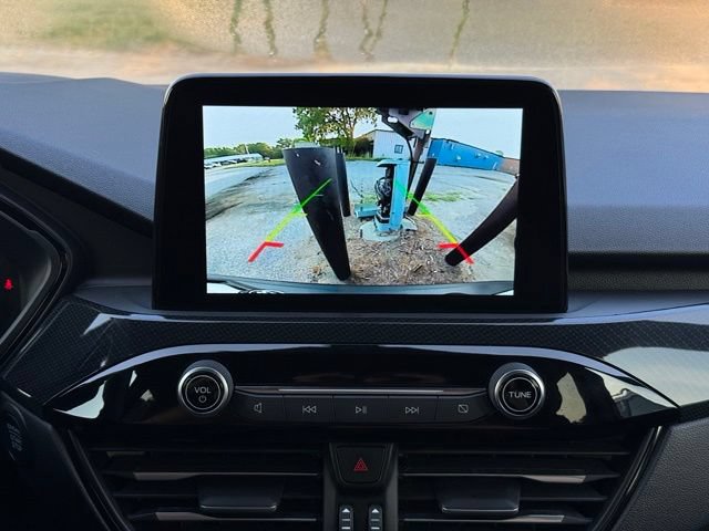 Certified 2025 Ford Escape ST-Line Select AWD/4WD image 4