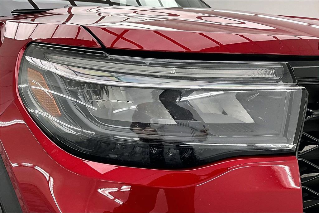 Certified 2025 Ford Explorer ST-Line w/ ST-Line Street Pack image 30