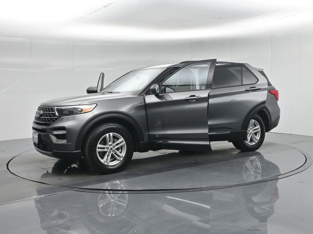 Certified 2022 Ford Explorer XLT w/ Equipment Group 202A image 35