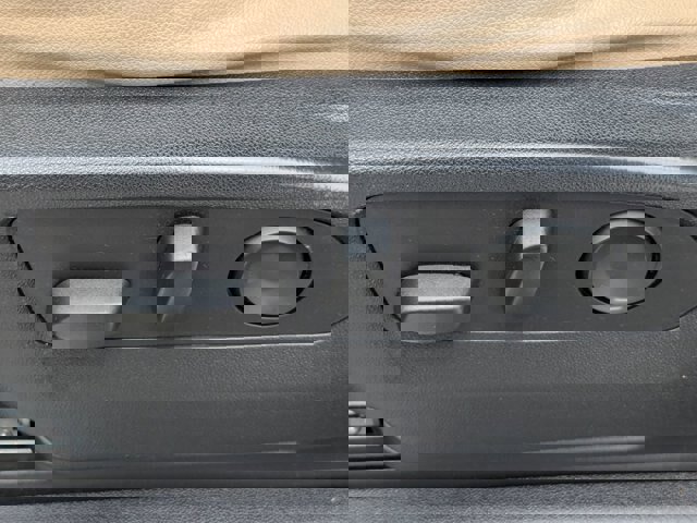 Used 2021 Chevrolet Tahoe Premier w/ Premium Package image 18