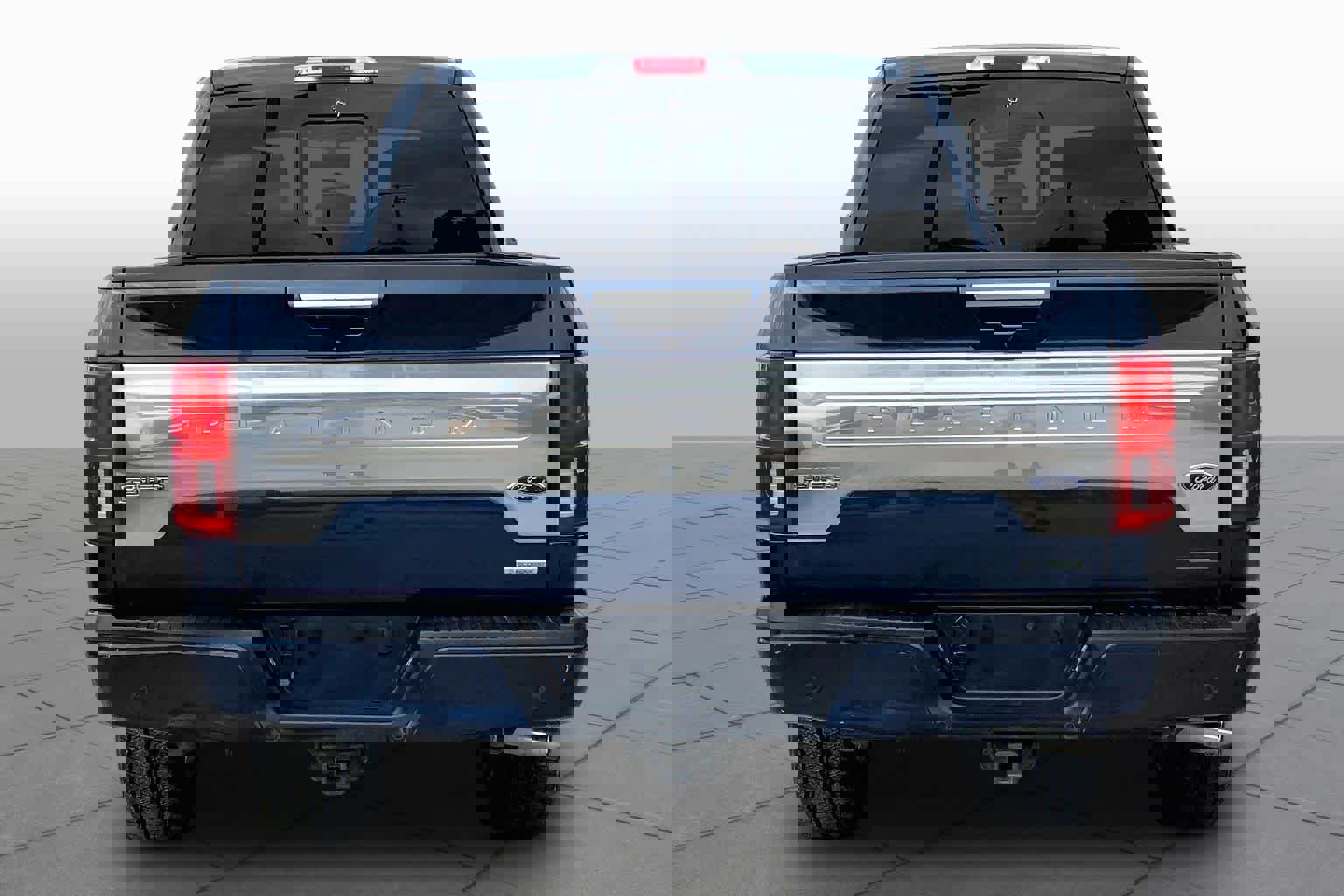 Certified 2019 Ford F150 Platinum w/ Equipment Group 701A Luxury AWD/4WD image 3