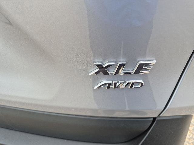 Used 2025 Toyota RAV4 XLE AWD/4WD image 19