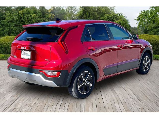 Used 2025 Kia Niro LX FWD image 6