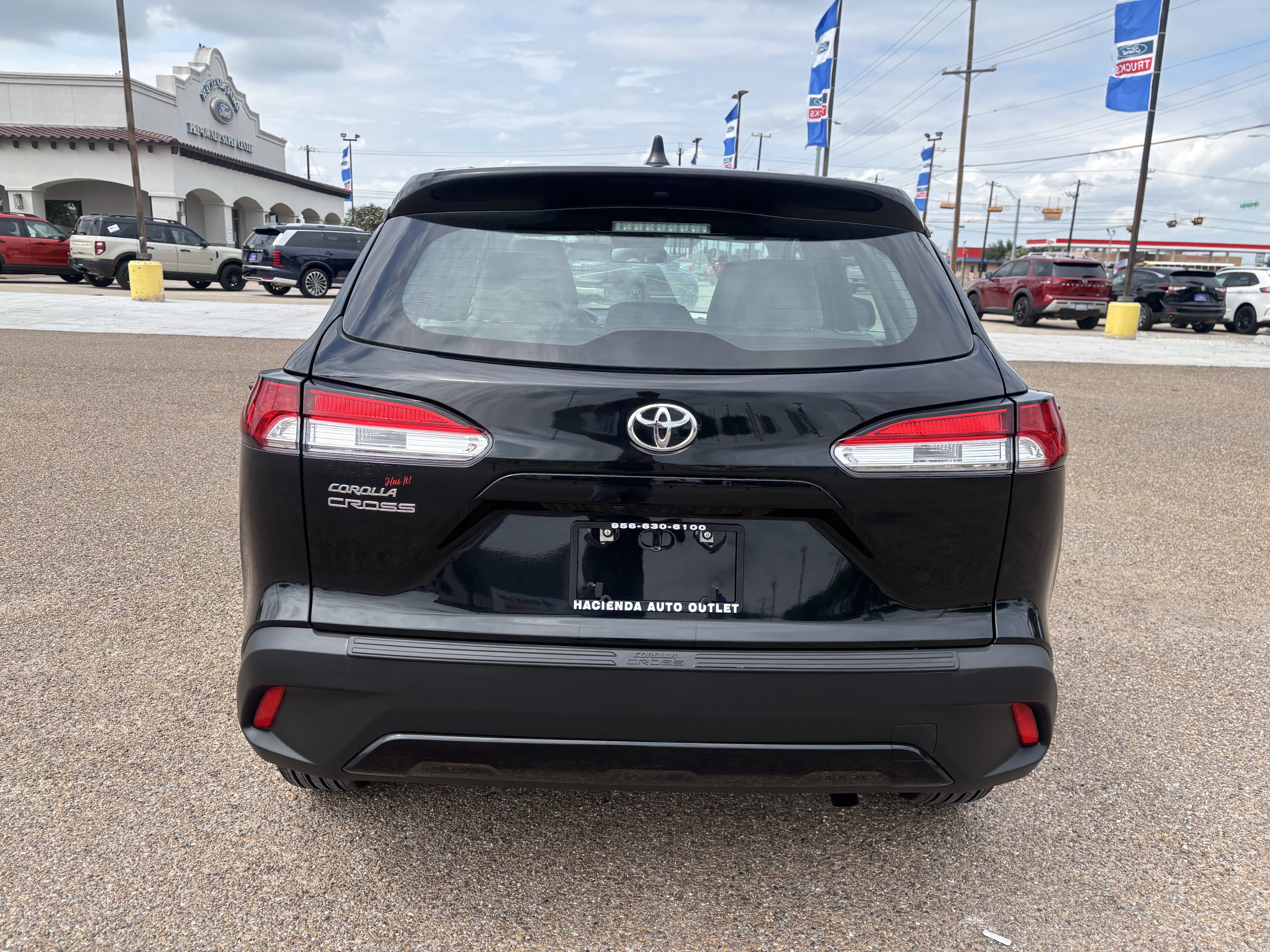 Used 2025 Toyota Corolla Cross L FWD image 4