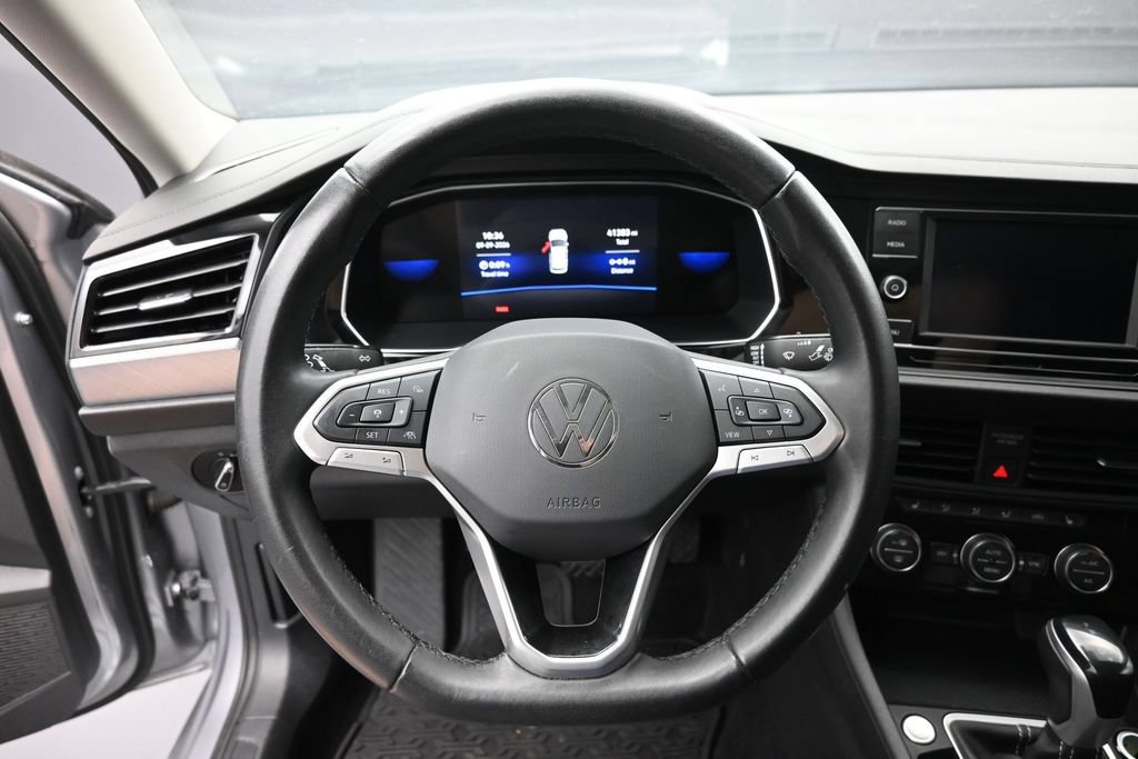 Used 2023 Volkswagen Jetta SE FWD image 7