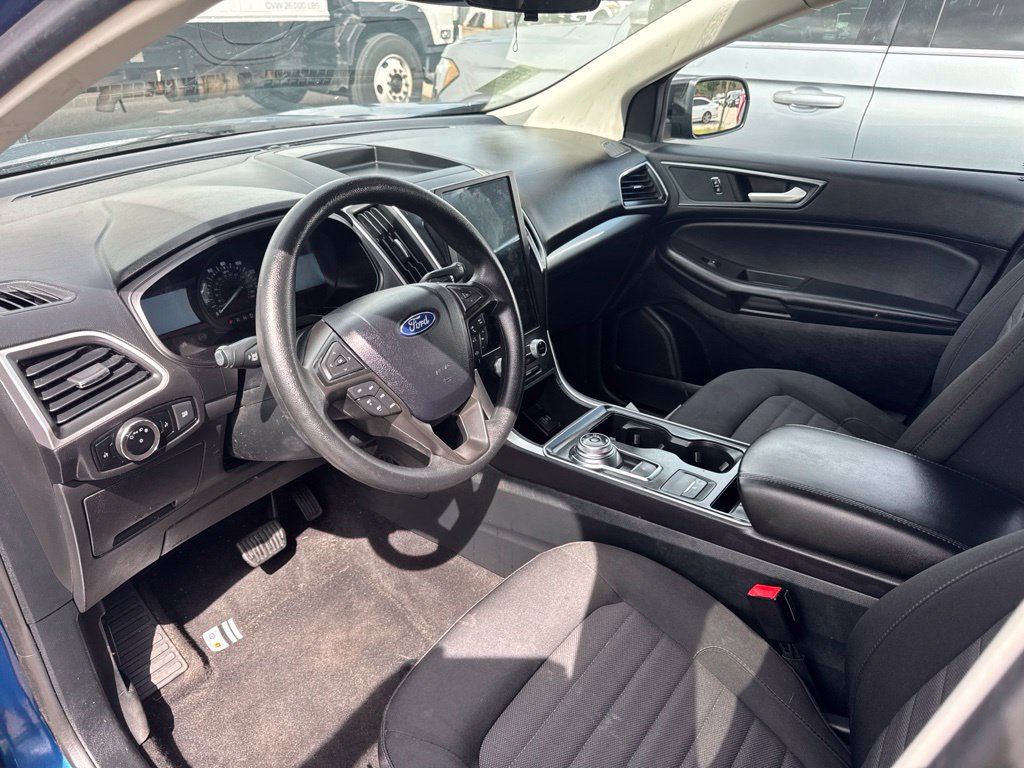 Certified 2024 Ford Edge SE w/ Black Appearance Package AWD/4WD image 2