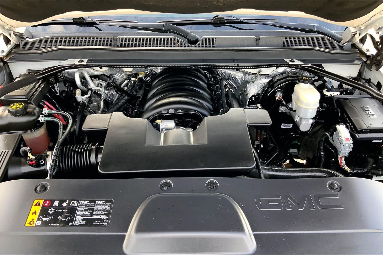 Used 2018 GMC Yukon SLT w/ Premium Edition RWD image 32