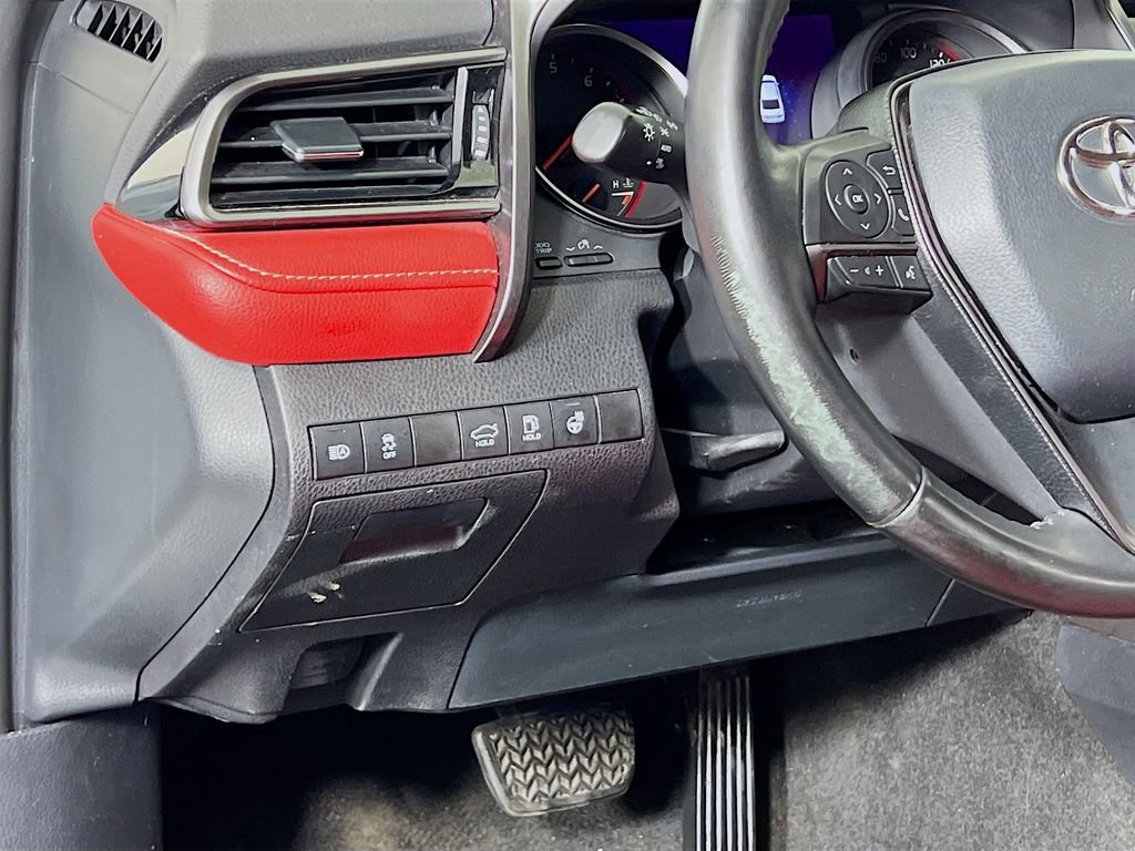 Used 2021 Toyota Camry XSE image 12