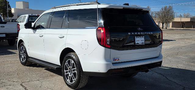 Certified 2025 Ford Expedition Active AWD/4WD image 3