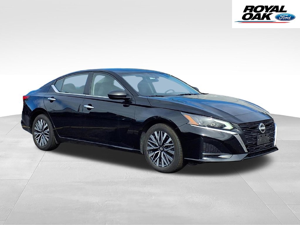 Used 2025 Nissan Altima 2.5 SV