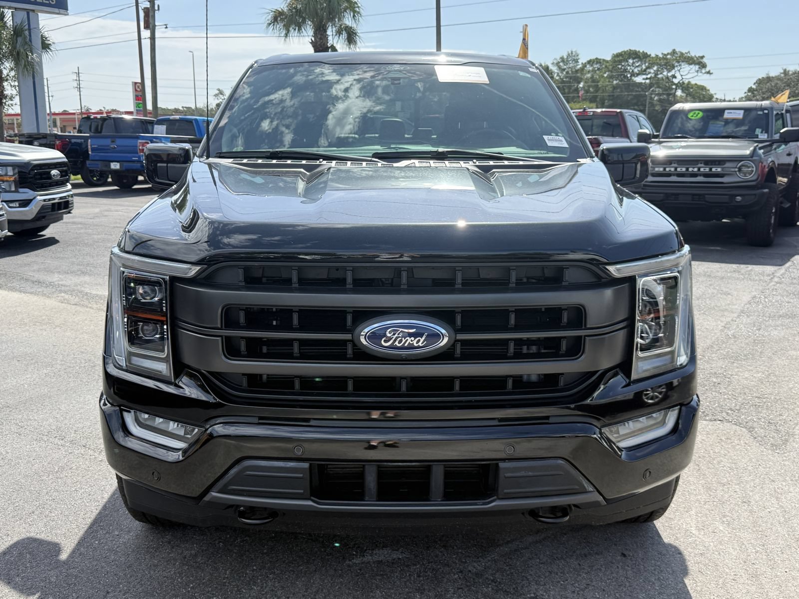 Certified 2022 Ford F150 Lariat w/ Equipment Group 502A High AWD/4WD image 9