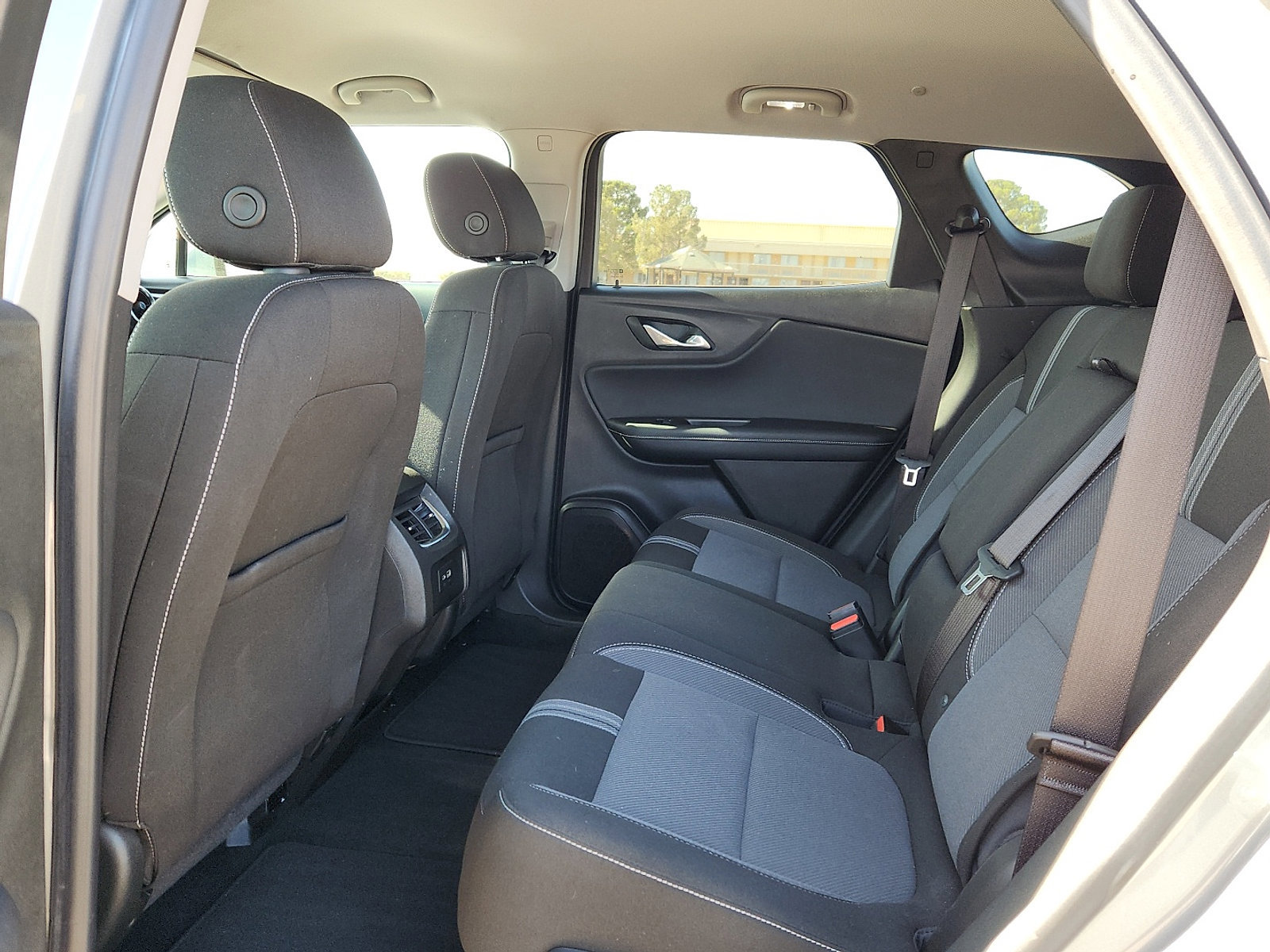 Used 2025 Chevrolet Blazer LT image 9