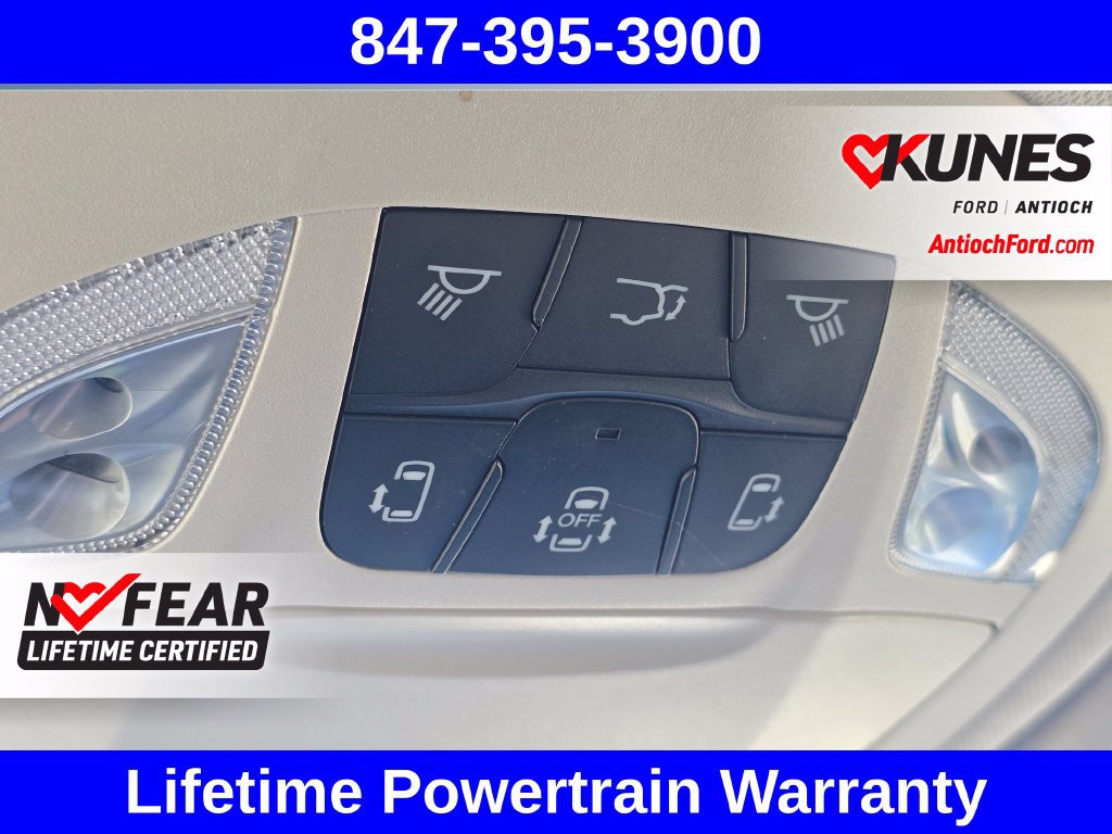 Used 2024 Chrysler Pacifica Touring-L FWD image 44