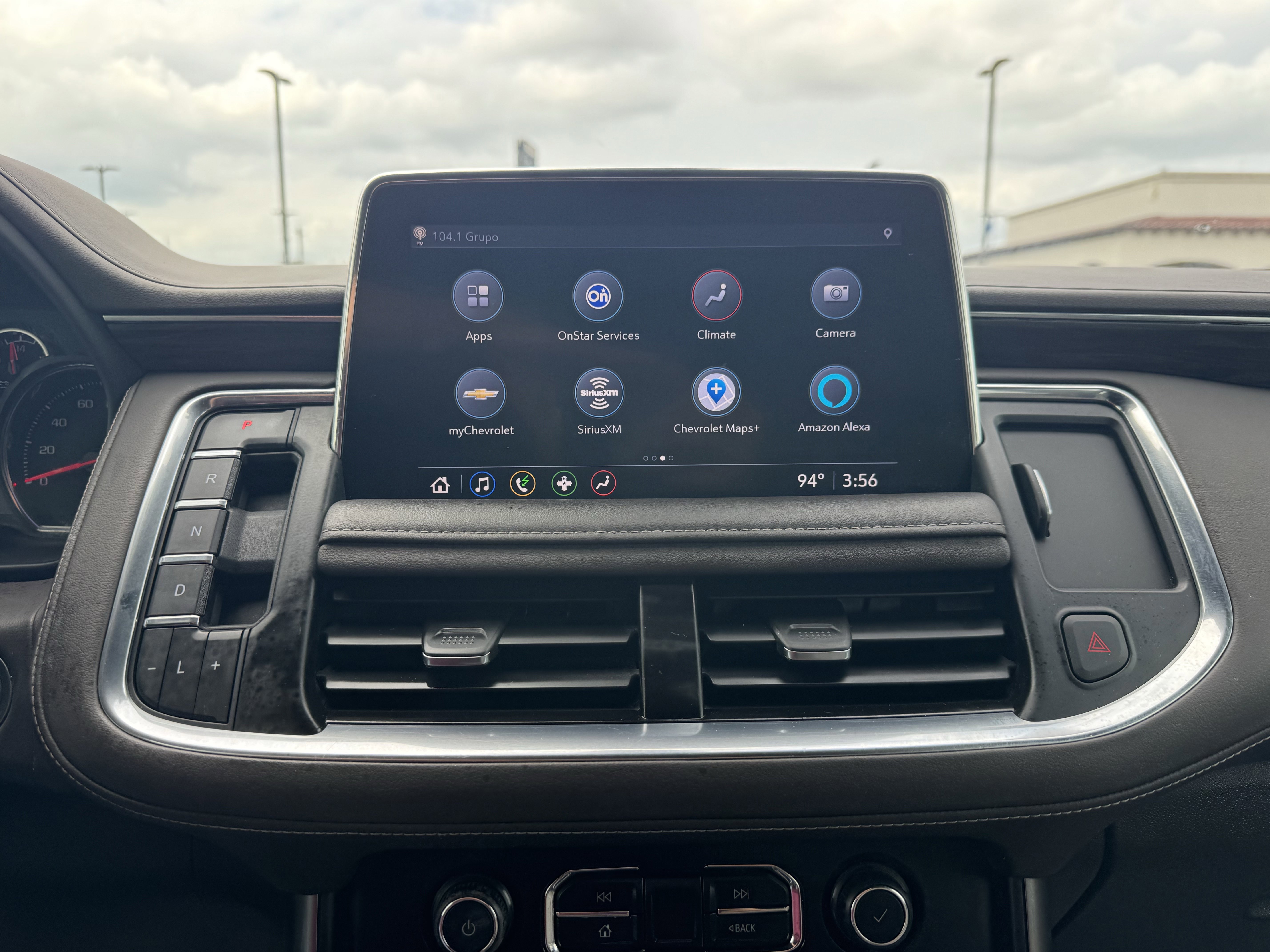 Used 2021 Chevrolet Tahoe Z71 w/ Luxury Package AWD/4WD image 14