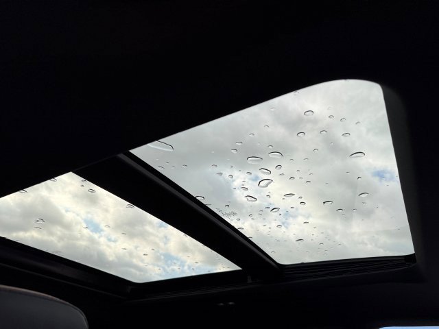 Certified 2025 Ford Explorer ST-Line w/ Premium Package image 33