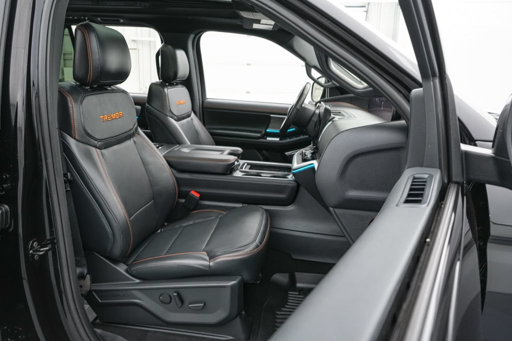 Certified 2025 Ford Expedition Tremor AWD/4WD image 36
