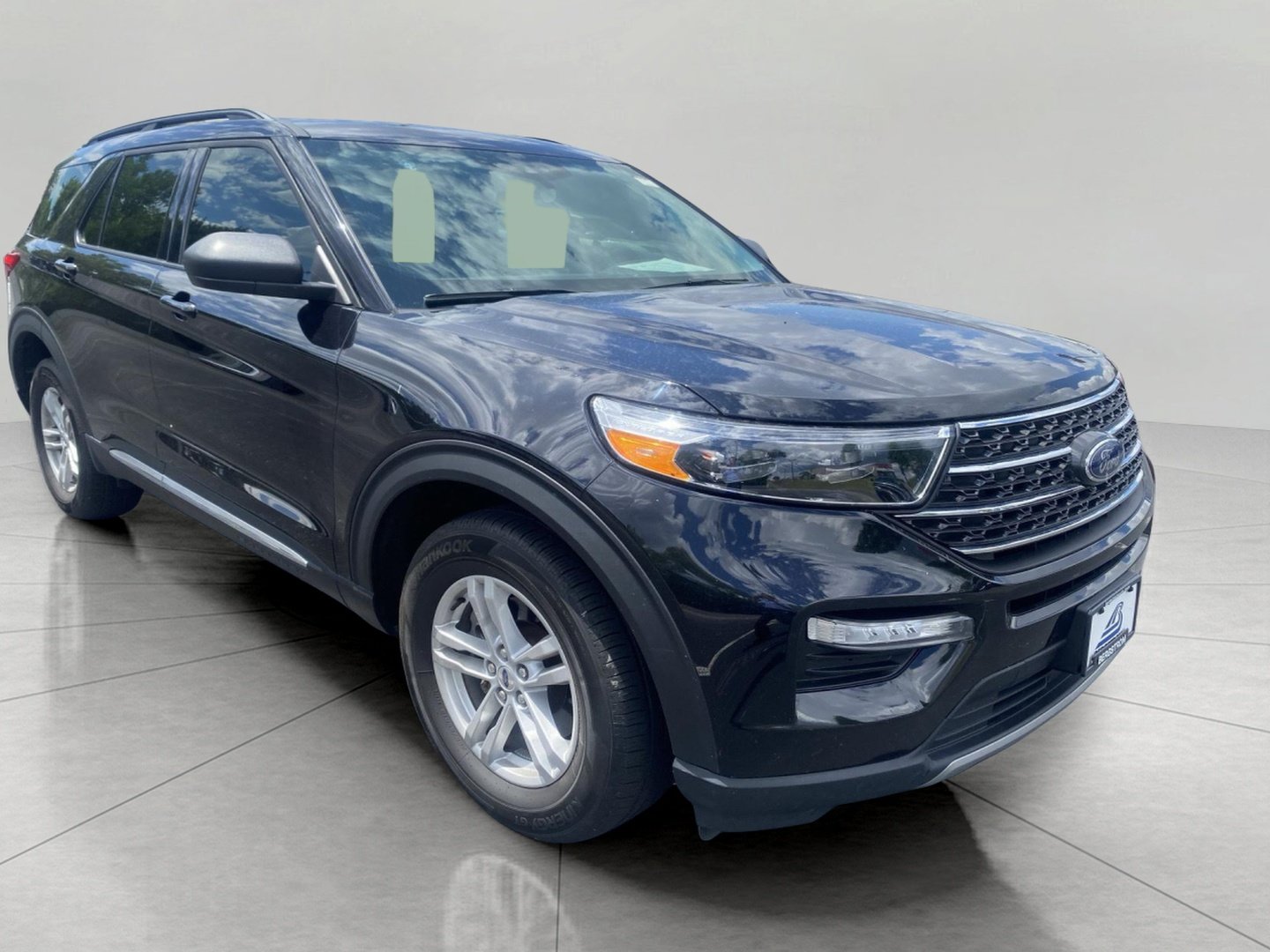 Certified 2024 Ford Explorer XLT w/ Equipment Group 202A