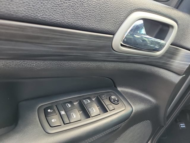 Used 2021 Jeep Grand Cherokee Laredo X AWD/4WD image 23