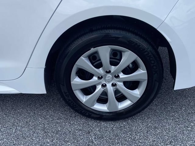 Used 2026 Toyota Corolla LE FWD image 9