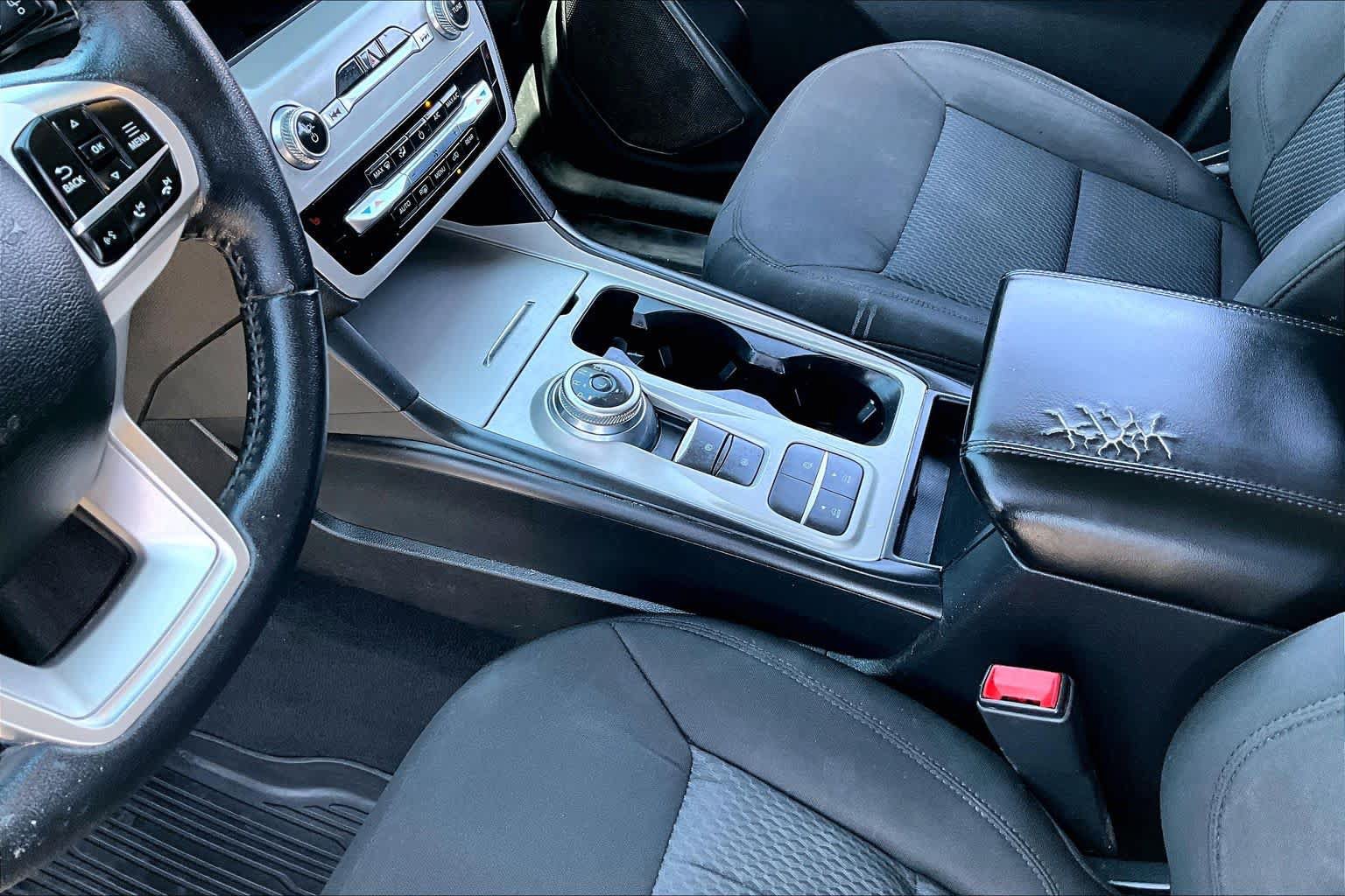 Certified 2023 Ford Explorer XLT RWD image 15