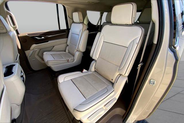 Used 2022 GMC Yukon XL Denali w/ Denali Premium Package RWD image 21