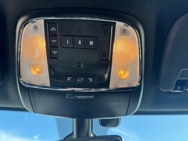 Used 2021 Jeep Grand Cherokee Limited image 18