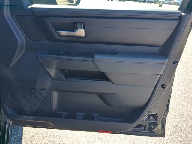 Used 2023 Toyota Tundra SR5 w/ SR5 Convenience Package AWD/4WD image 34