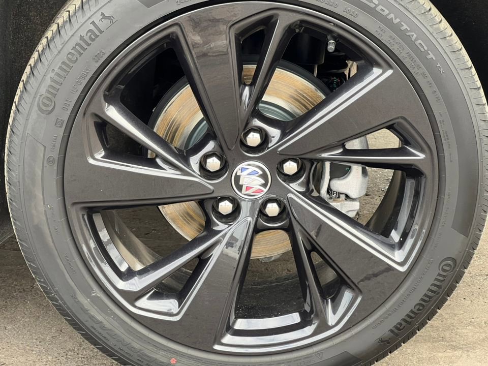 Used 2023 Buick Envision Essence w/ Technology Package I image 14