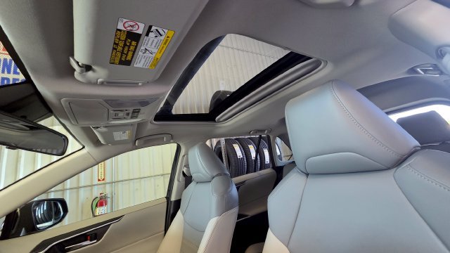Used 2020 Toyota RAV4 XLE Premium AWD/4WD image 13