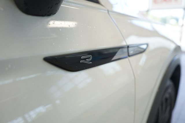 Used 2022 Volkswagen Tiguan SE R-Line AWD/4WD image 13