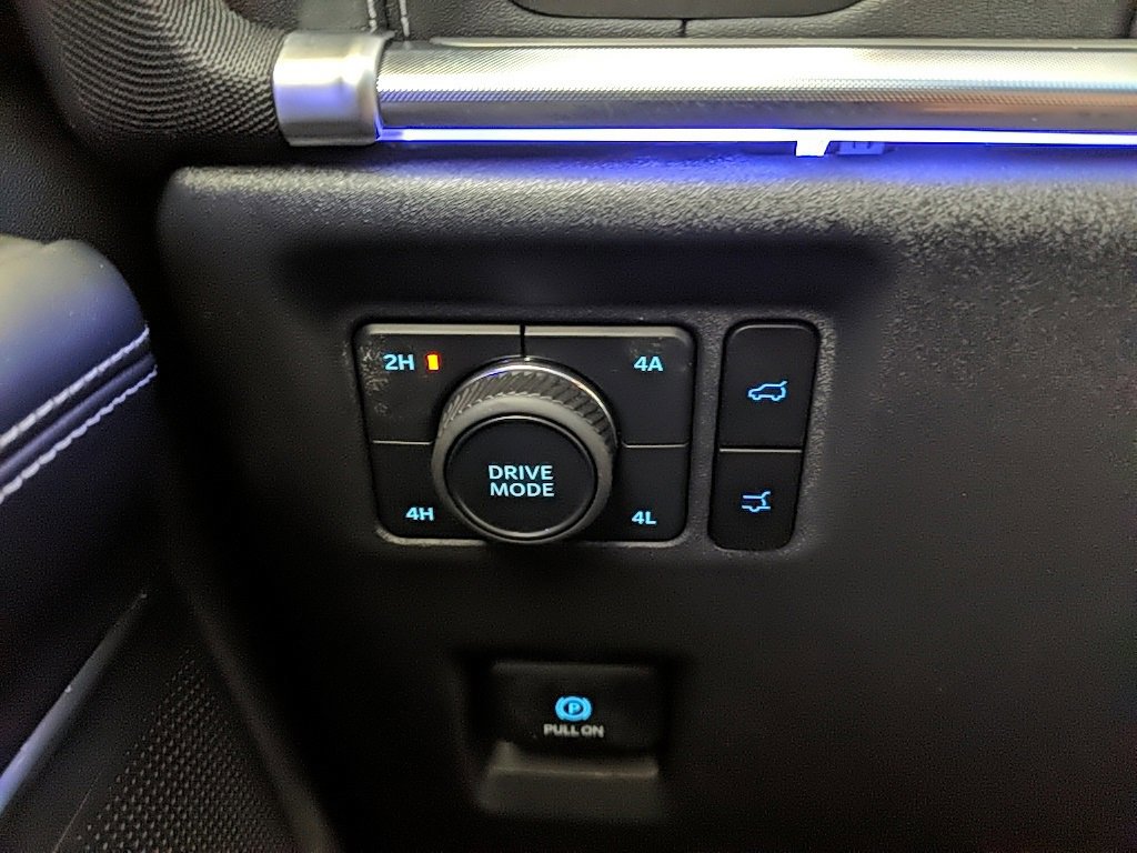 Certified 2025 Ford Expedition Platinum image 27