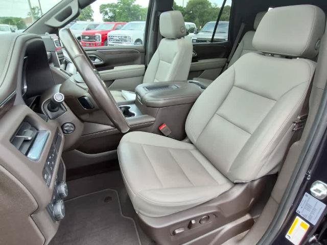 Used 2022 Chevrolet Tahoe LT w/ Luxury Package AWD/4WD image 12