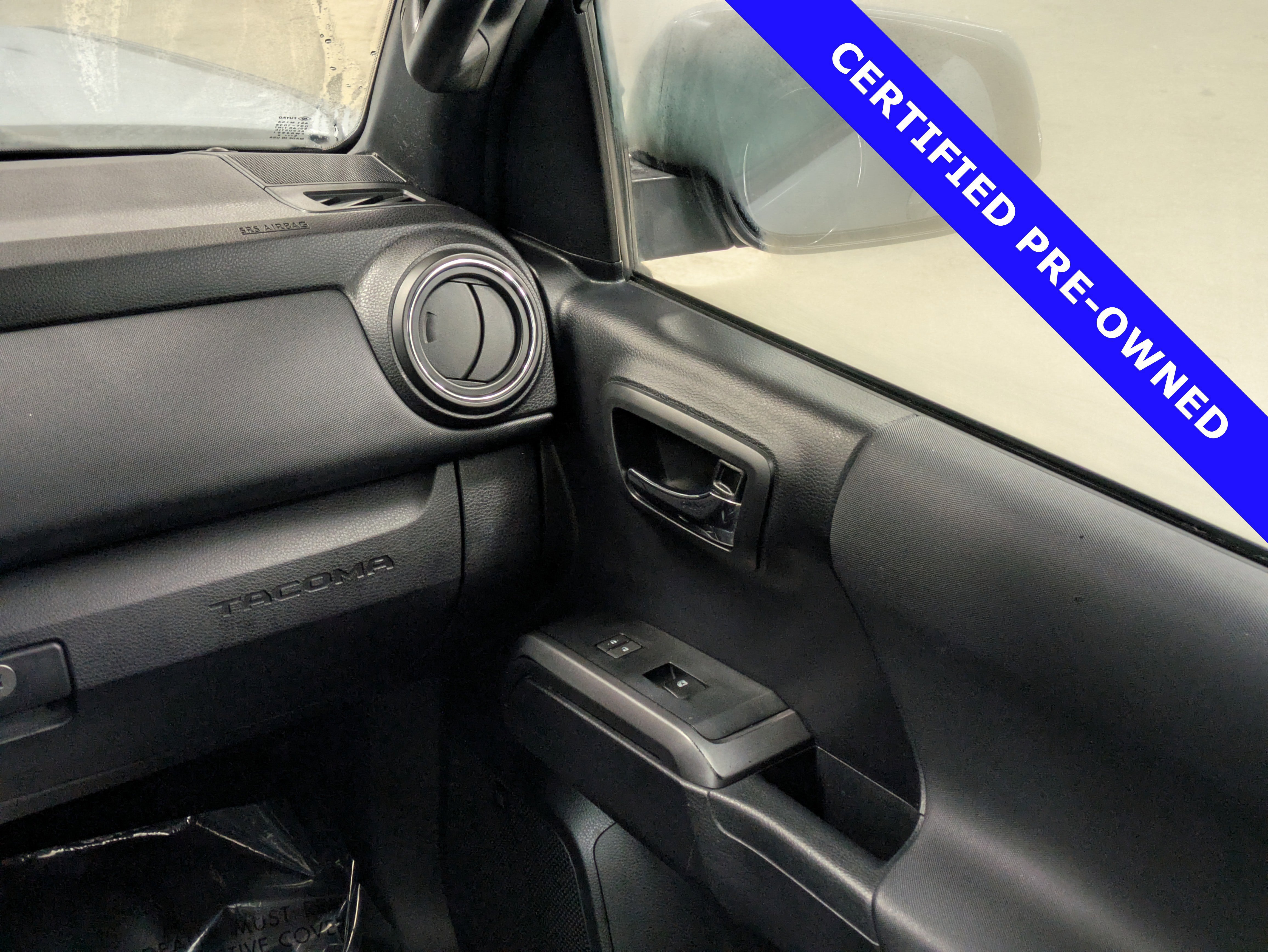 Used 2019 Toyota Tacoma TRD Off-Road image 17