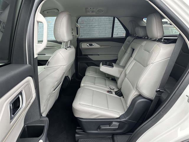 Certified 2025 Ford Explorer Active w/ Active Comfort Package image 13