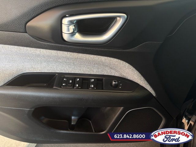 Used 2023 Jeep Compass Latitude AWD/4WD image 10