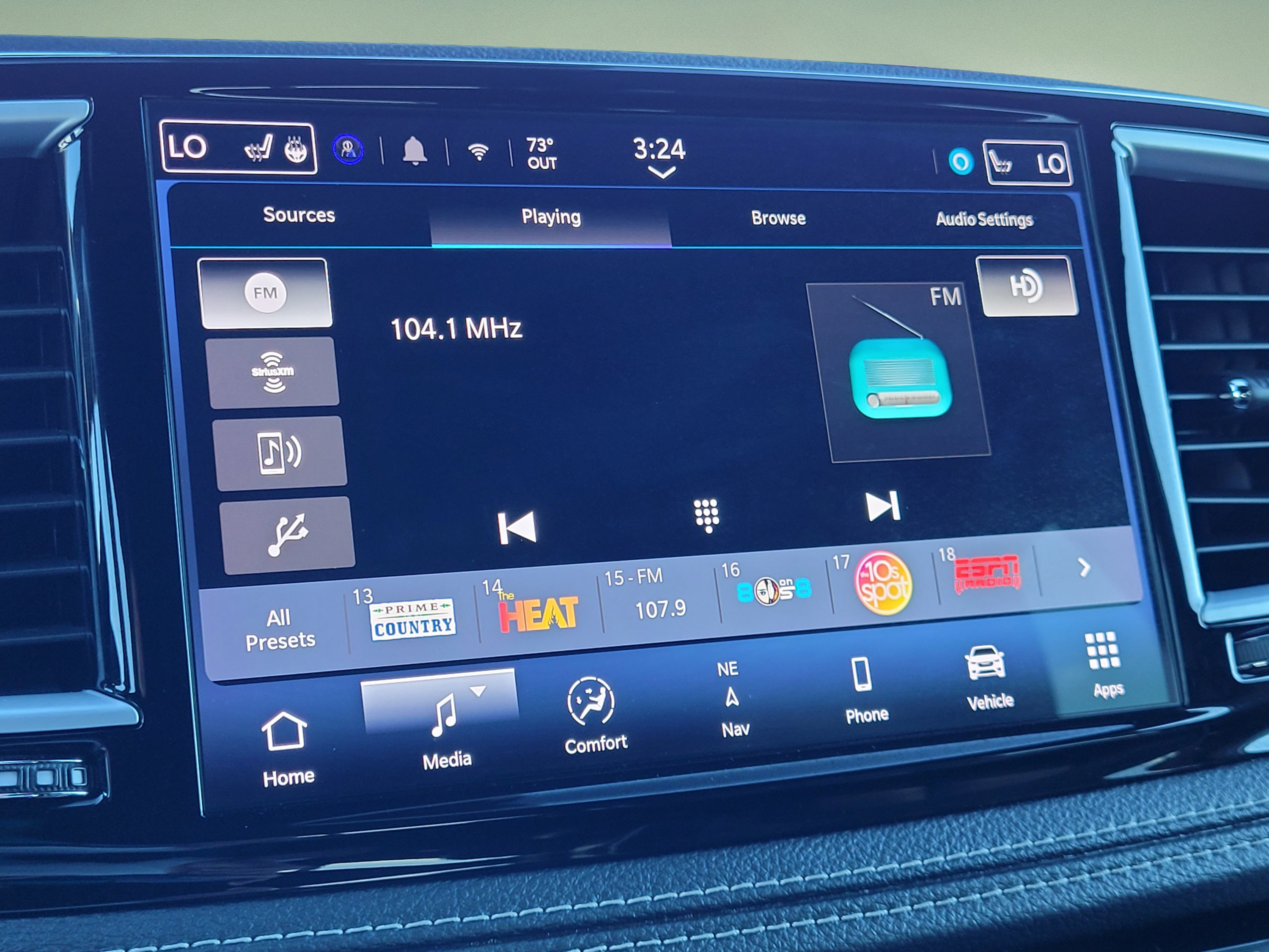 Used 2025 Chrysler Pacifica Limited FWD image 19