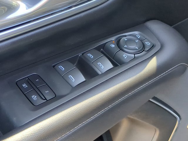 Used 2023 Chevrolet Tahoe Z71 w/ Luxury Package AWD/4WD image 14