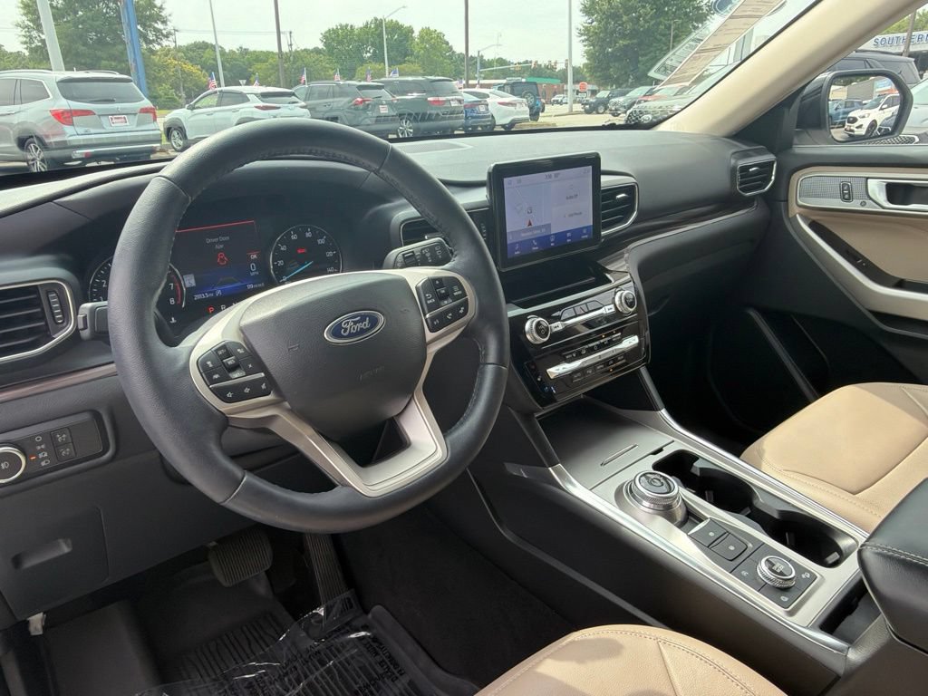 Certified 2023 Ford Explorer Limited w/ Equipment Group 301A AWD/4WD image 19