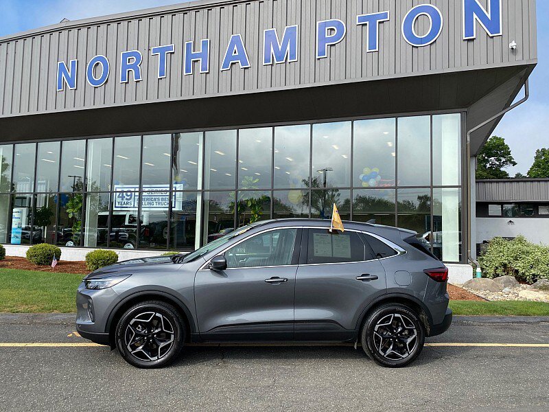 Certified 2025 Ford Escape Platinum w/ Premium Technology Package AWD/4WD image 4