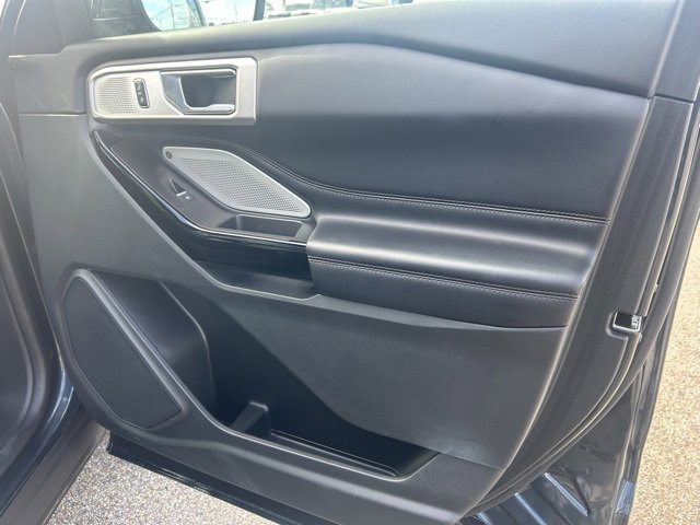 Certified 2022 Ford Explorer Platinum w/ Equipment Group 601A image 19