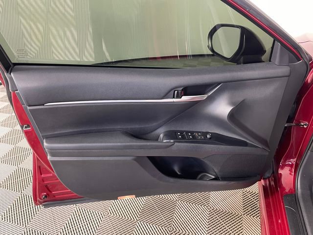 Used 2018 Toyota Camry SE FWD image 14