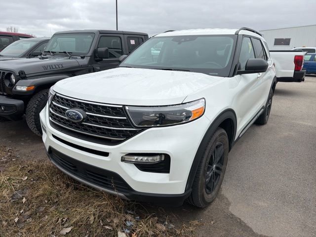 Certified 2023 Ford Explorer XLT w/ Equipment Group 202A image 3