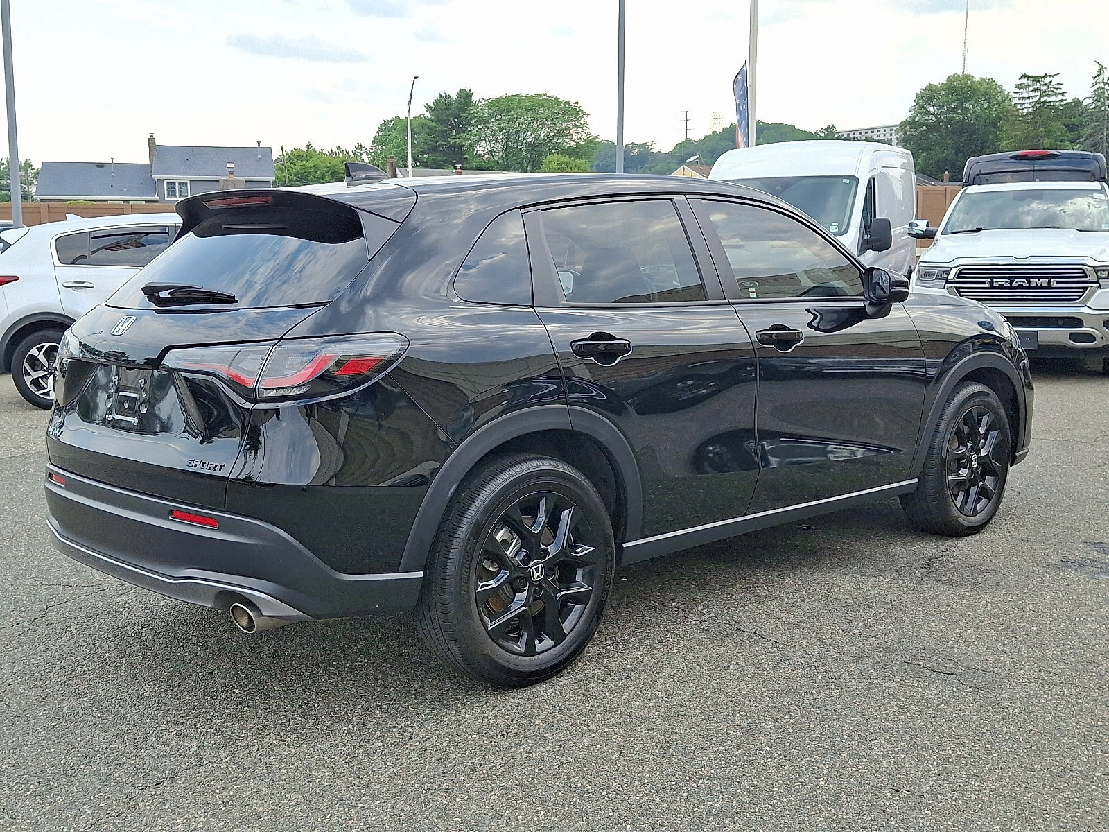 Used 2025 Honda HR-V Sport image 2