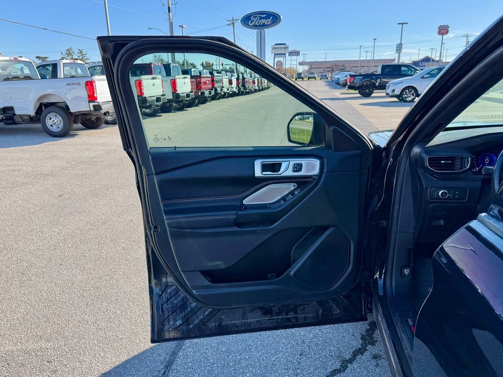 Certified 2020 Ford Explorer ST w/ ST Street Pack image 13